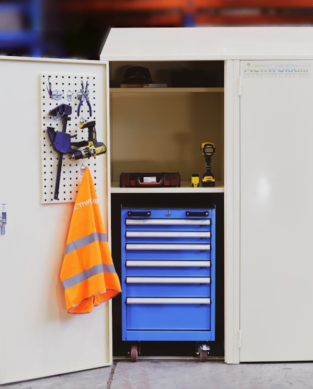 Crew Locker with Drawer Cabinet